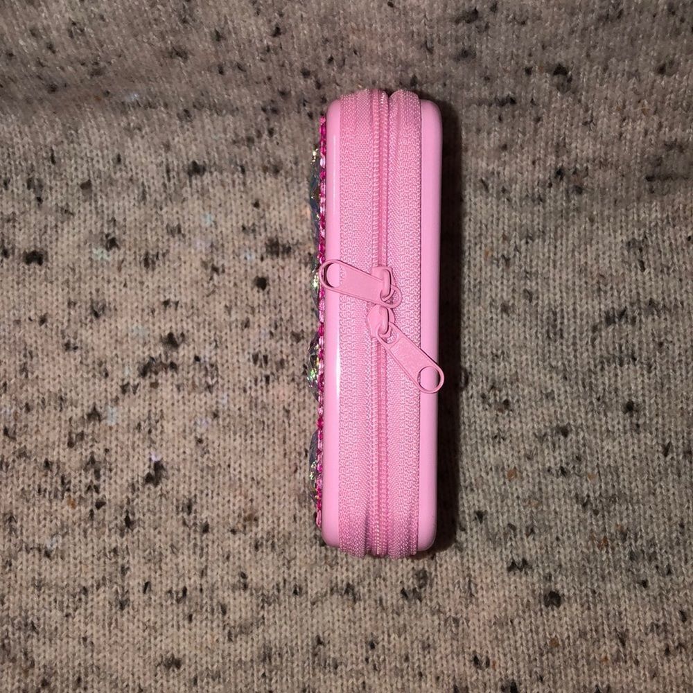 claire’s Rhinestone Hearts Barbie Pink Make Up Zip Around Tin - Picture 5 of 11